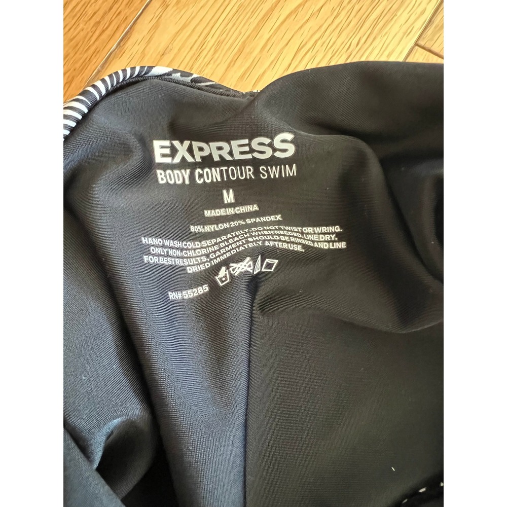 NEW Express Floral Plunge Halter One Piece Swim Suit Convertible Contour Size M - Picture 4 of 5
